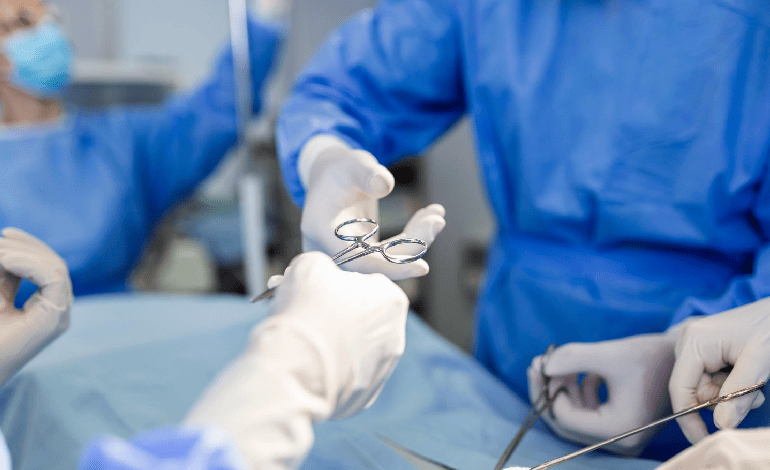 Cirugía de reemplazo articular de codo en Zapopan - Servicio de Traumatología y Ortopedia